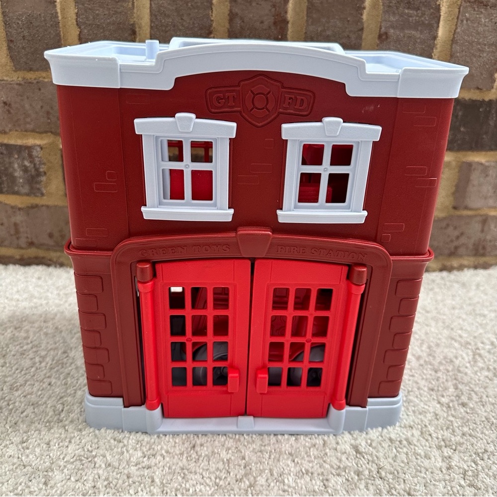 Green Toys Fire Station Playset - Picture 8 of 10